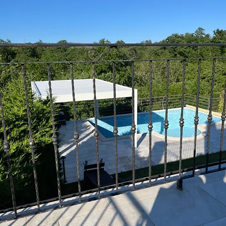 Marion Villa