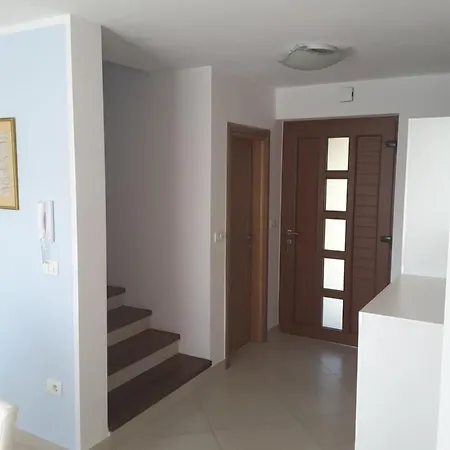 Marion Villa Santalezi