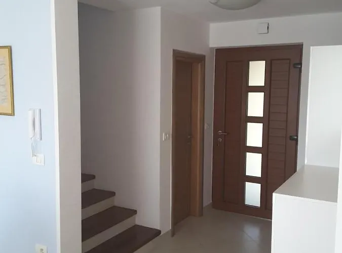 Marion Villa Santalezi